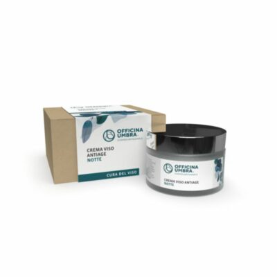 Crema viso studiata per idratare, nutrire e rigenerare la pelle durante il rilassamento notturno.