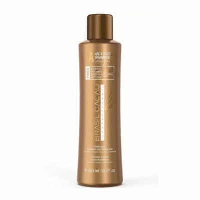 Brasil Cacau Anti Frizz Shampoo Sulfate Free Brazilian Ecokeratin 300ml è un detergente non aggressivo per il cuoio capelluto, studiato appositamente per ridurre l'effetto crespo e aumentare la lucentezza.