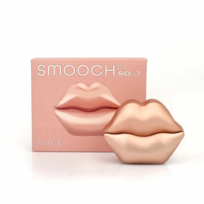 o Smooch Nude Eau De Parfum Donna 30ml con un mix di pepe speziato e pepe rosa insieme a rosa, eliotropio, violetta e gelsomino.