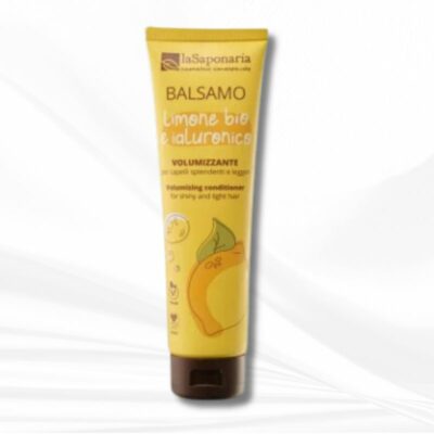 Balsamo volumizzante con Limone bio e Acido Ialuronico per capelli splendenti, leggeri e pieni di vita. Formula naturale per idratazione e volume, ideale per capelli fini e spenti. Scopri il potere del limone bio.