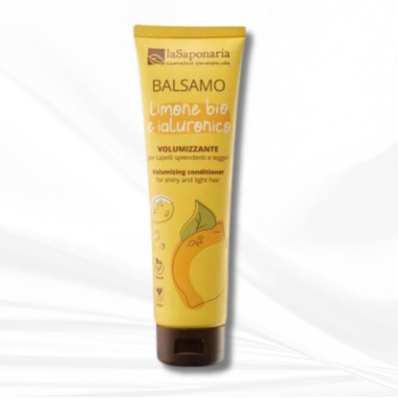 Balsamo volumizzante con Limone bio e Acido Ialuronico per capelli splendenti, leggeri e pieni di vita. Formula naturale per idratazione e volume, ideale per capelli fini e spenti. Scopri il potere del limone bio.